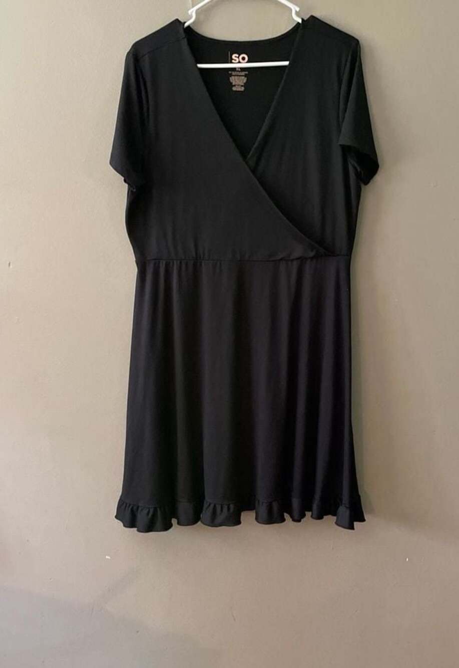 SO Faux-Wrap Ruffle-Hem Knit Short-Sleeve Dress